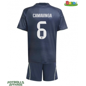 Real Madrid Eduardo Camavinga #6 Bortaställ Barn 2025-26 Kortärmad (+ Korta byxor)